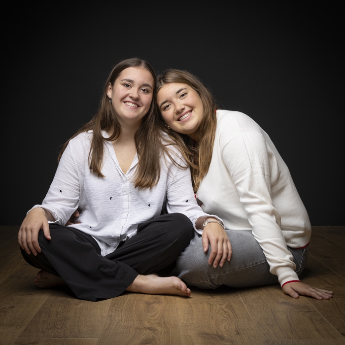 Marie Photographe : seance-photo-studio-soeurs-chateaubriant
