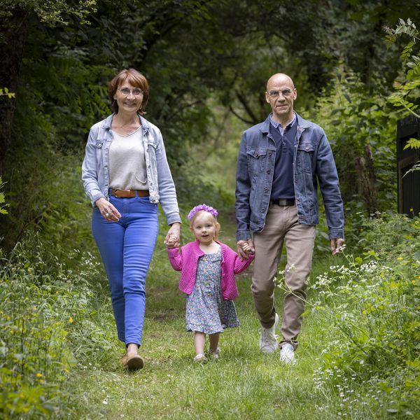 Marie Photographe : shooting-exterieur-papi-mamie-petits-enfant-44
