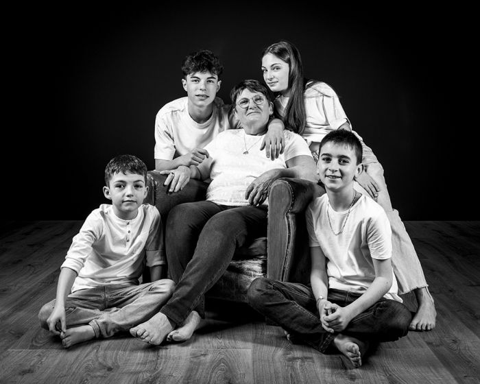 Marie Photographe : shooting-studio-famille-vendee-85
