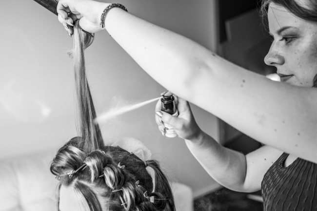 Marie Photographe : photo-preparatif-mariage-coiffure
