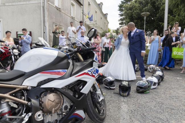 Marie Photographe : reportage-photo-mariage-motard
