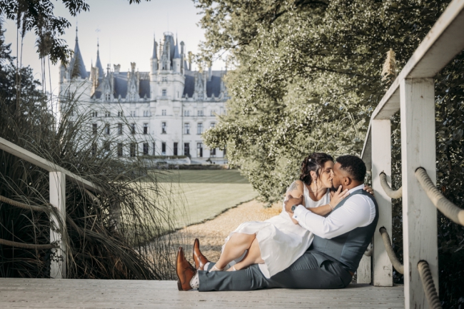 Marie Photographe : seance-photo-couple-mariage-chateau-challain-la-potherie-49
