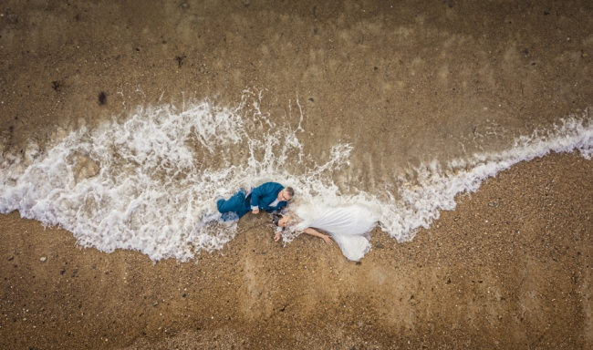 Marie Photographe : session-couple-mer-drone
