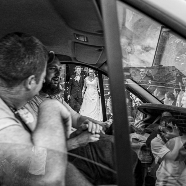 Marie Photographe : sortie-eglise-mariage
