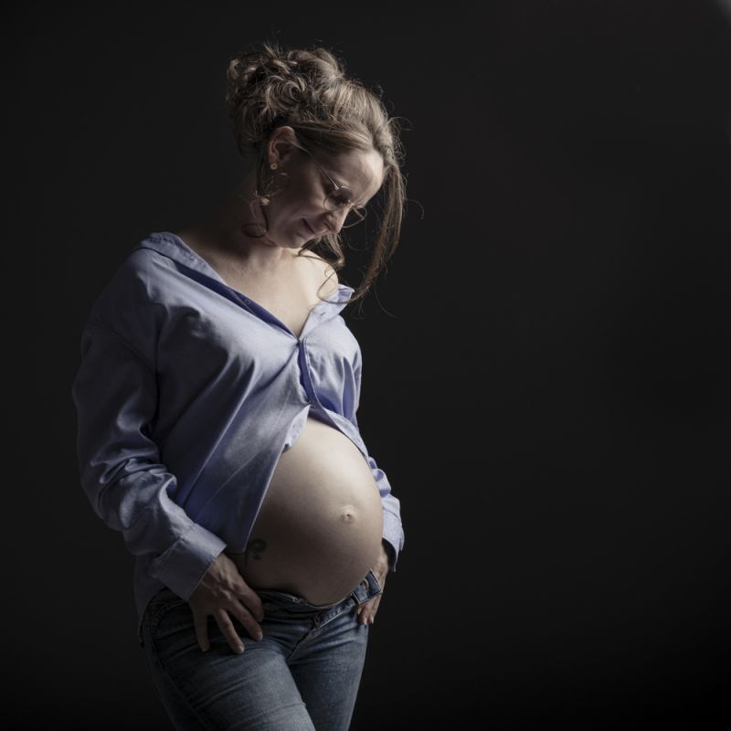 Marie Photographe : seance-photo-grossesse-studio
